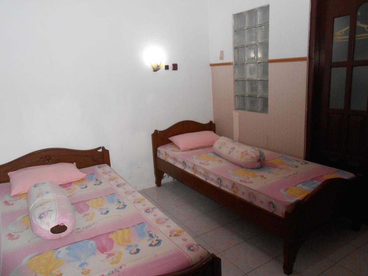Fortuna Guest House Джокьякарта Экстерьер фото