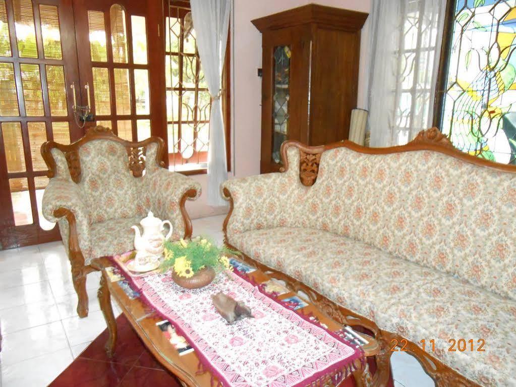 Fortuna Guest House Джокьякарта Экстерьер фото