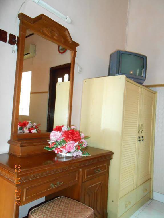 Fortuna Guest House Джокьякарта Экстерьер фото
