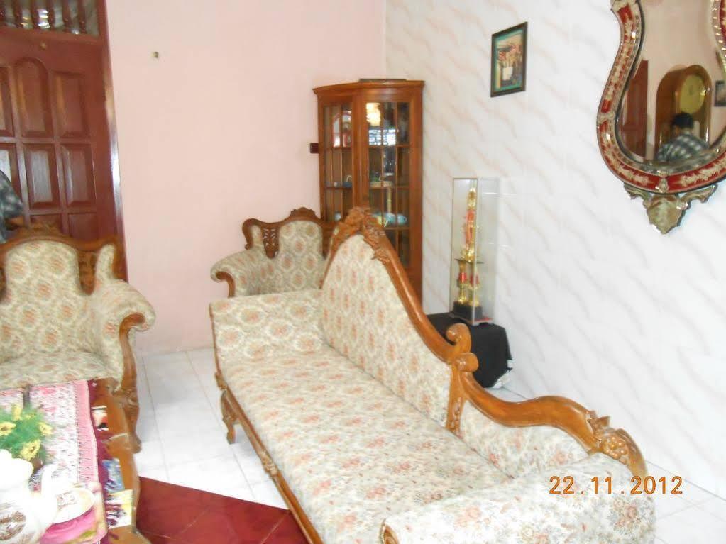 Fortuna Guest House Джокьякарта Экстерьер фото